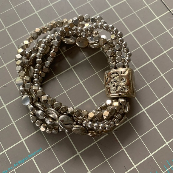 Catchy necklace set. Necklace in dark navy. 19” - Picture 5 of 7